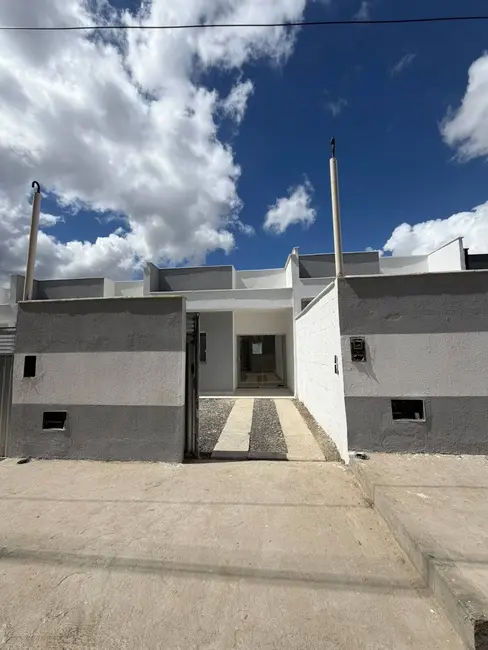 Casa com 2 quartos à venda, 125m2 em Mangabeira, Feira De Santana - BA - imagem 8 Foto 8 de Casa com 2 quartos à venda, 125m2 em Mangabeira, Feira De Santana - BA