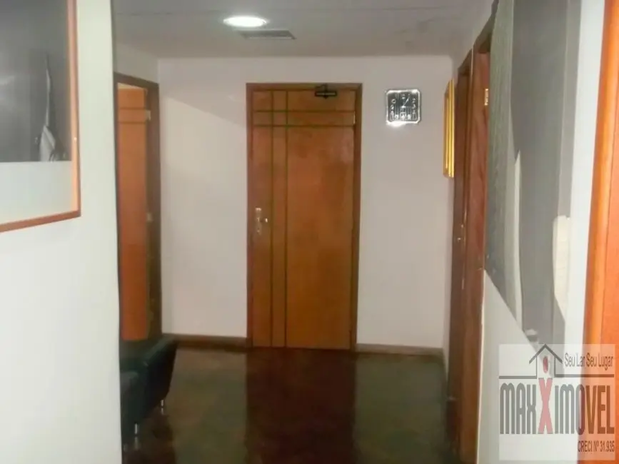 Sala Comercial à venda, 170m2 em Centro, Rio De Janeiro - RJ - imagem 3 Foto 3 de Sala Comercial à venda, 170m2 em Centro, Rio De Janeiro - RJ