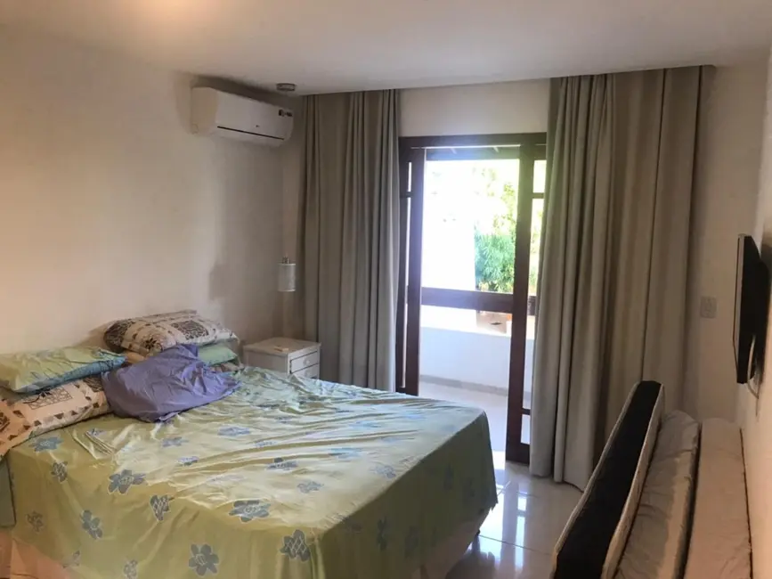 Foto 2 de Casa de Condomínio com 4 quartos à venda, 130m2 em Camacari - BA