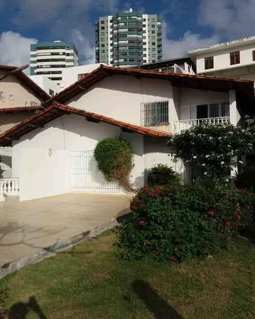 Foto 1 de Casa com 4 quartos à venda, 580m2 em Caminho das Árvores, Salvador - BA