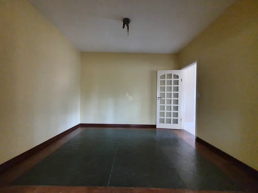 Foto 8 de Casa com 4 quartos para alugar, 369m2 em Chácaras Bartira, Embu Das Artes - SP
