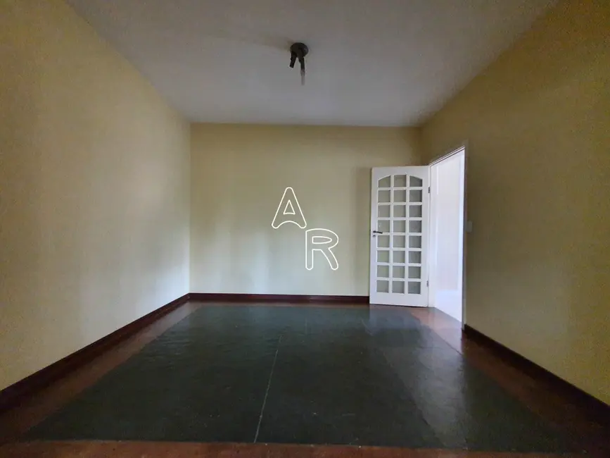 Casa com 4 quartos à venda e para alugar, 369m2 em Chácaras Bartira, Embu Das Artes - SP - imagem 8 Foto 8 de Casa com 4 quartos à venda e para alugar, 369m2 em Chácaras Bartira, Embu Das Artes - SP