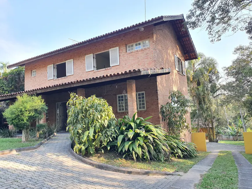 Foto 1 de Casa com 4 quartos para alugar, 369m2 em Chácaras Bartira, Embu Das Artes, SP