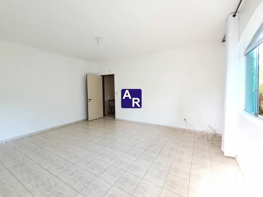 Foto 2 de Casa com 2 quartos para alugar, 80m2 em Chácaras Ana Lúcia, Embu Das Artes - SP
