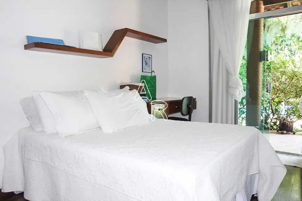 Casa com 5 quartos à venda, 500m2 em Chácaras Ana Lúcia, Embu Das Artes - SP - imagem 7 Foto 7 de Casa com 5 quartos à venda, 500m2 em Chácaras Ana Lúcia, Embu Das Artes - SP
