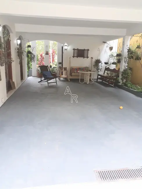 Casa com 3 quartos à venda, 250m2 em Granja Viana, Cotia - SP - imagem 4 Foto 4 de Casa com 3 quartos à venda, 250m2 em Granja Viana, Cotia - SP