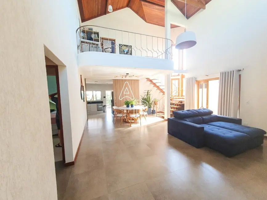 Foto 2 de Casa com 3 quartos à venda, 295m2 em Chácara das Rosas, Cotia - SP