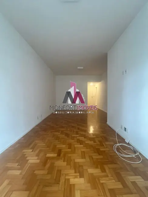 Apartamento com 3 quartos para alugar, 110m2 em Jardim Botânico, Rio De Janeiro - RJ - imagem 4 Foto 4 de Apartamento com 3 quartos para alugar, 110m2 em Jardim Botânico, Rio De Janeiro - RJ