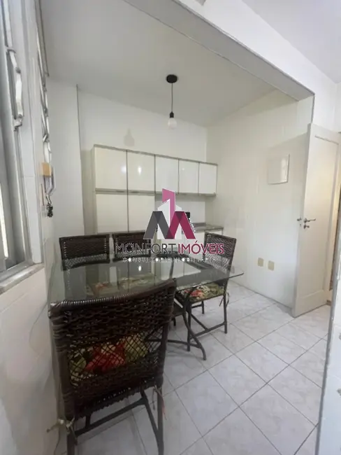 Apartamento com 2 quartos à venda, 65m2 em Copacabana, Rio De Janeiro - RJ - imagem 6 Foto 6 de Apartamento com 2 quartos à venda, 65m2 em Copacabana, Rio De Janeiro - RJ