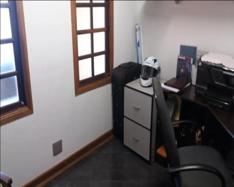 Casa com 3 quartos à venda, 184m2 em Jardim das Cerejeiras, Atibaia - SP - imagem 4 Foto 4 de Casa com 3 quartos à venda, 184m2 em Jardim das Cerejeiras, Atibaia - SP