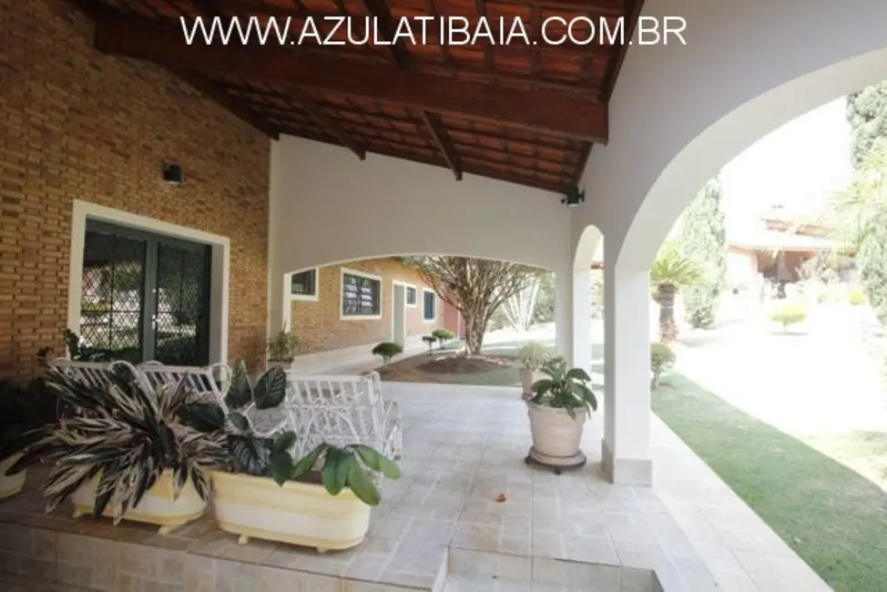 Casa com 4 quartos à venda, 800m2 em Atibaia - SP - imagem 2 Foto 2 de Casa com 4 quartos à venda, 800m2 em Atibaia - SP