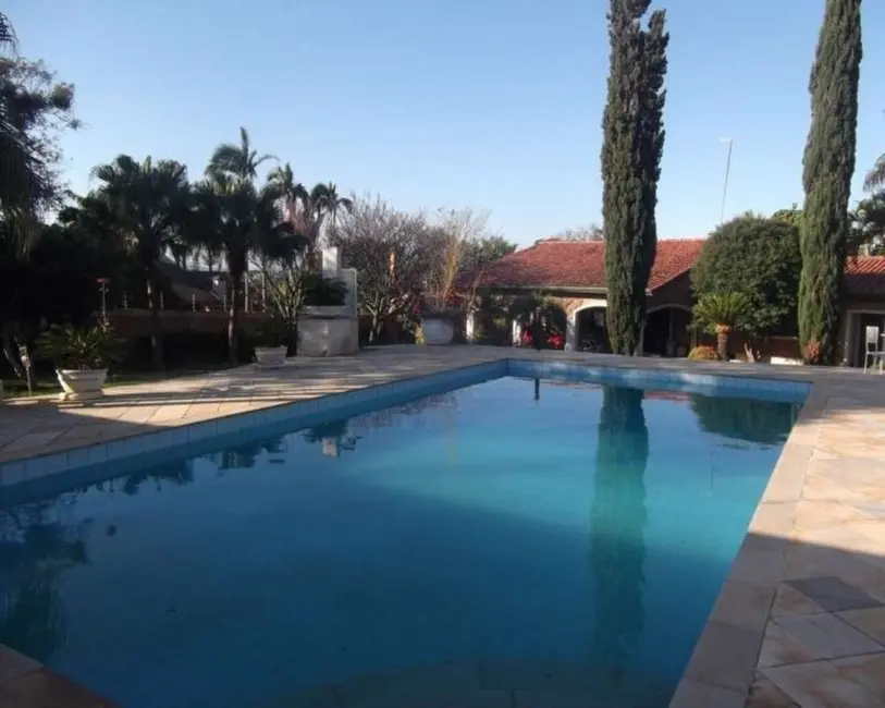 Casa com 4 quartos à venda, 800m2 em Atibaia - SP - imagem 1 Foto 1 de Casa com 4 quartos à venda, 800m2 em Atibaia - SP