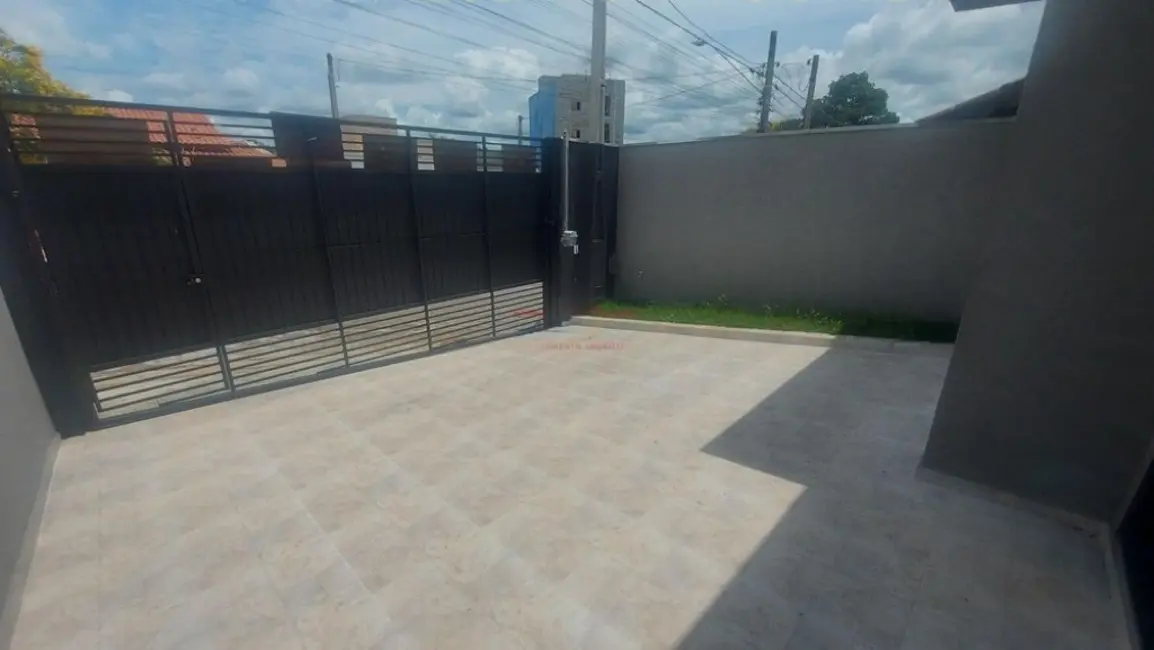 Foto 3 de Casa com 3 quartos à venda, 130m2 em Nova Cerejeira, Atibaia - SP