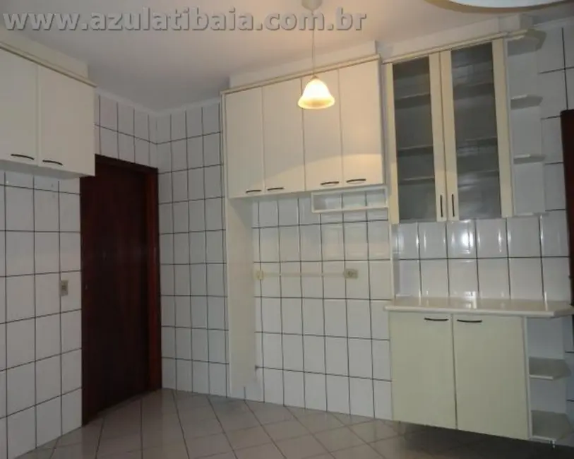 Casa com 4 quartos à venda, 180m2 em Vila Junqueira, Atibaia - SP - imagem 2 Foto 2 de Casa com 4 quartos à venda, 180m2 em Vila Junqueira, Atibaia - SP