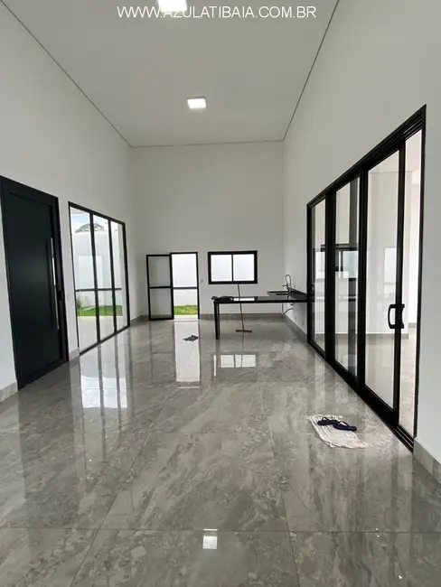 Foto 3 de Casa de Condomínio com 3 quartos à venda, 270m2 em Condomínio Residencial Shamballa III, Atibaia - SP