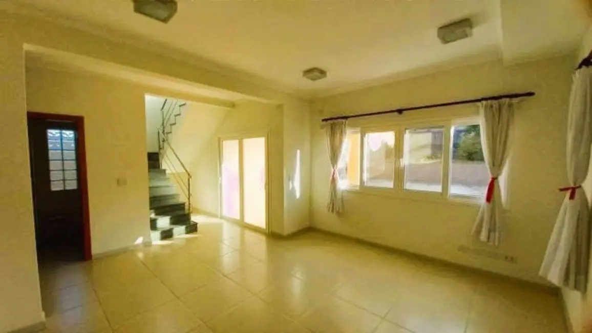 Foto 3 de Casa com 3 quartos à venda, 240m2 em Atibaia - SP