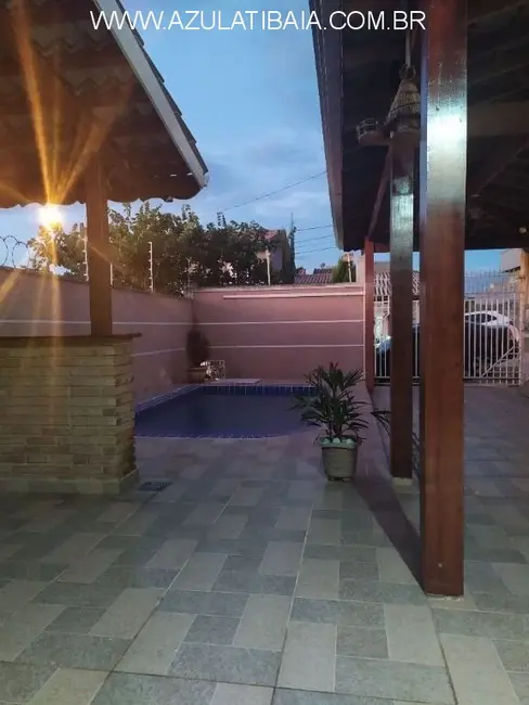 Foto 2 de Casa com 2 quartos à venda, 125m2 em Nova Cerejeira, Atibaia - SP