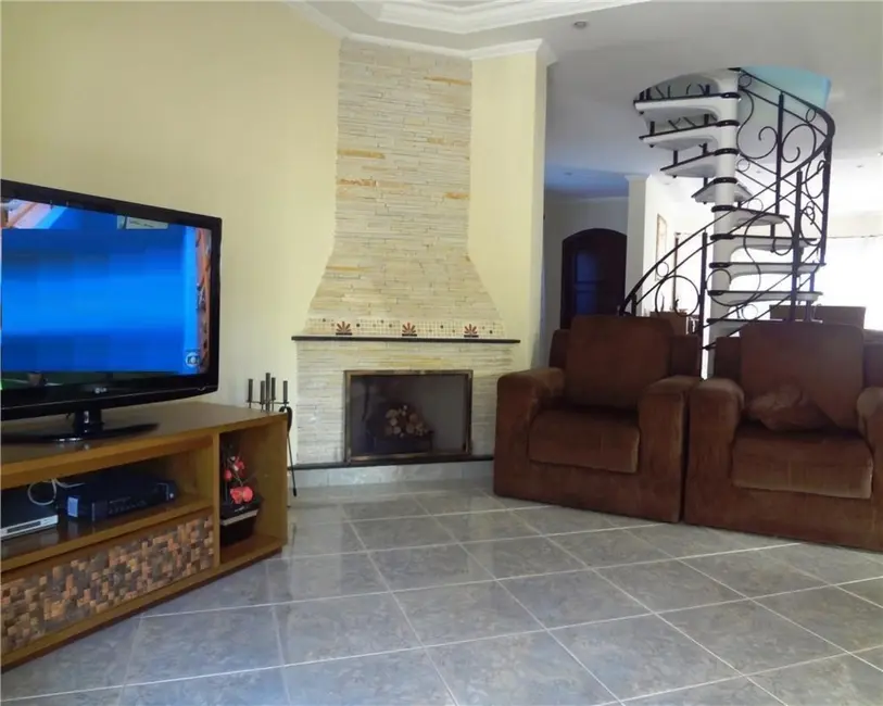 Casa de Condomínio com 3 quartos à venda, 186m2 em Parque Arco Iris, Atibaia - SP - imagem 3 Foto 3 de Casa de Condomínio com 3 quartos à venda, 186m2 em Parque Arco Iris, Atibaia - SP