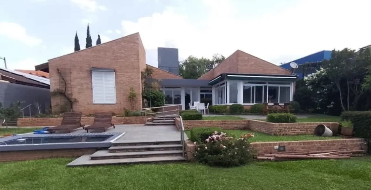 Casa com 3 quartos à venda, 300m2 em Atibaia - SP - imagem 1 Foto 1 de Casa com 3 quartos à venda, 300m2 em Atibaia - SP