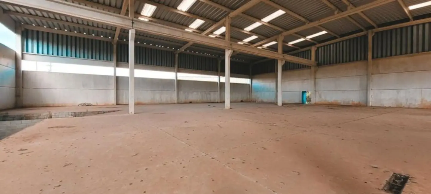 Foto 1 de Armazém / Galpão à venda, 1950m2 em Atibaia - SP