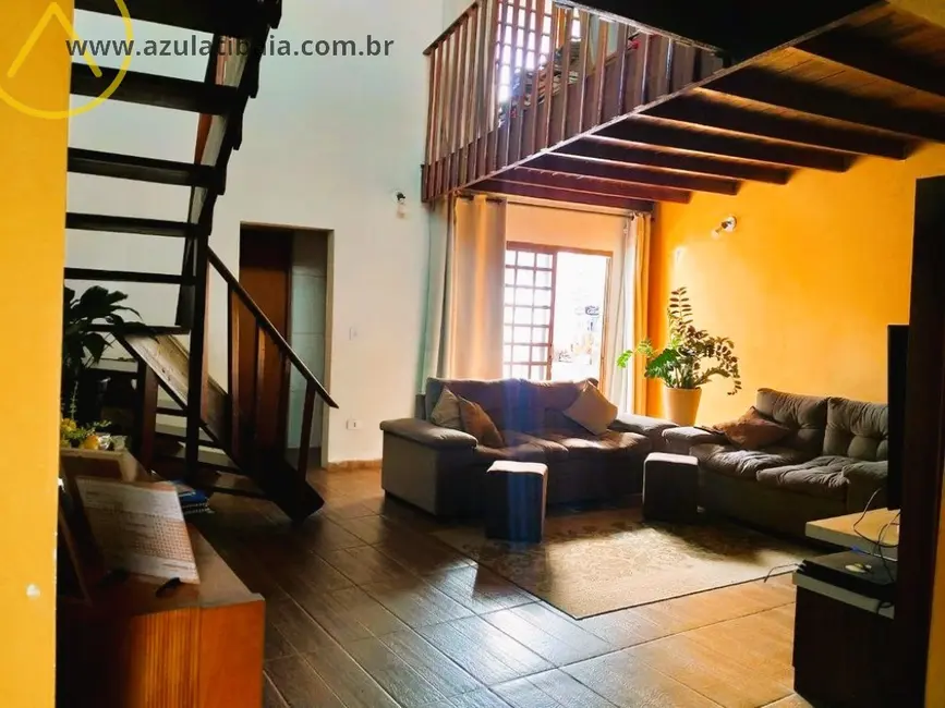 Foto 2 de Casa com 3 quartos à venda, 165m2 em Atibaia - SP