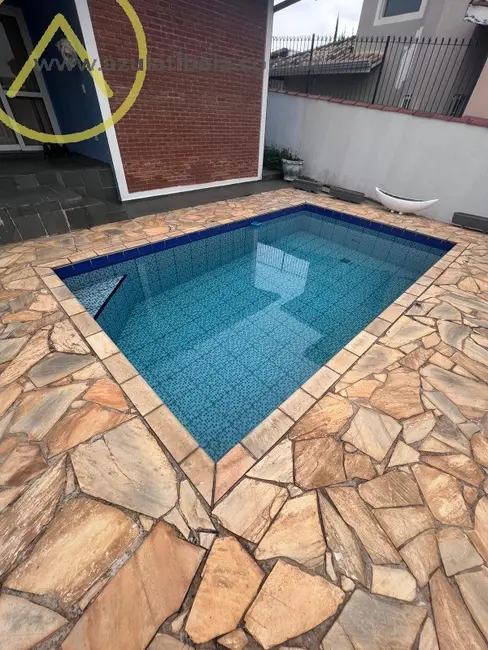 Foto 5 de Casa com 4 quartos à venda e para alugar, 300m2 em Jardim dos Pinheiros, Atibaia - SP