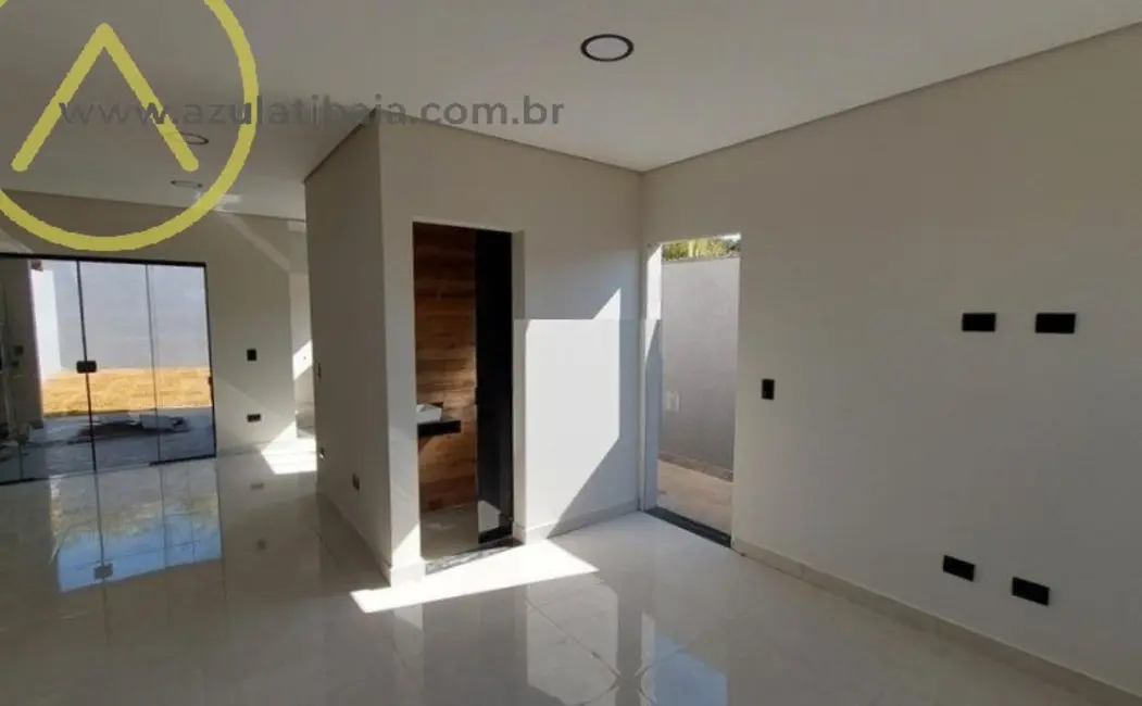 Foto 3 de Casa com 3 quartos à venda, 120m2 em Atibaia - SP