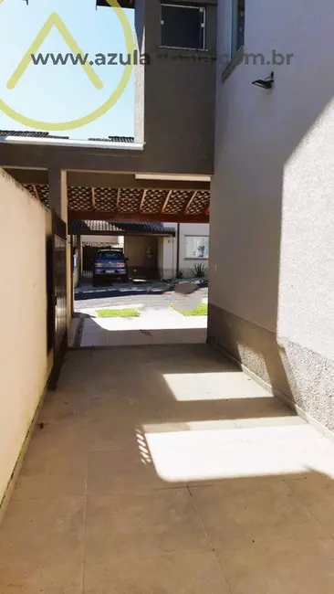 Casa com 2 quartos à venda, 102m2 em Jardim das Cerejeiras, Atibaia - SP - imagem 3 Foto 3 de Casa com 2 quartos à venda, 102m2 em Jardim das Cerejeiras, Atibaia - SP