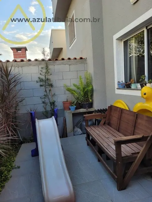 Foto 2 de Casa de Condomínio com 2 quartos à venda, 117m2 em Jardim Santo Antônio, Atibaia - SP