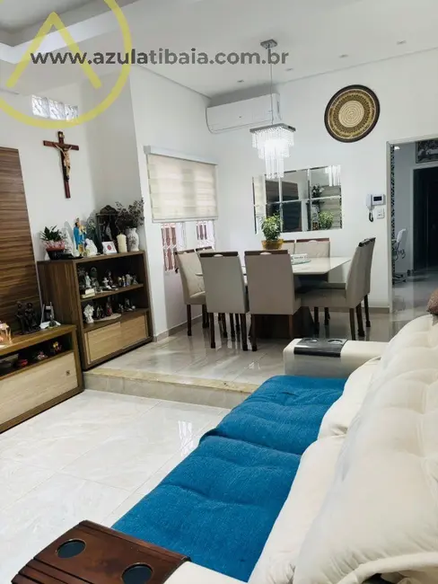 Casa com 3 quartos à venda, 234m2 em Jardim das Cerejeiras, Atibaia - SP - imagem 4 Foto 4 de Casa com 3 quartos à venda, 234m2 em Jardim das Cerejeiras, Atibaia - SP