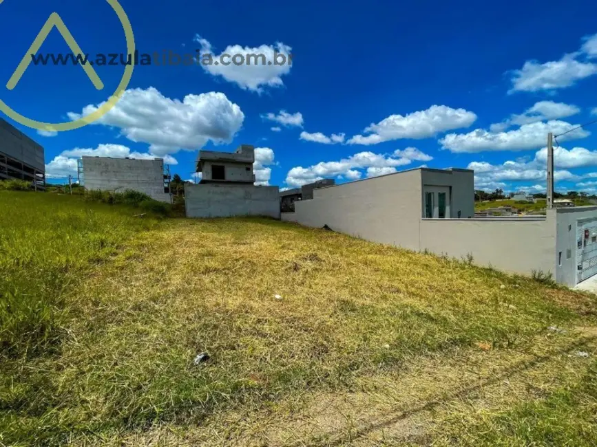 Foto 1 de Terreno / Lote à venda, 327m2 em Atibaia - SP