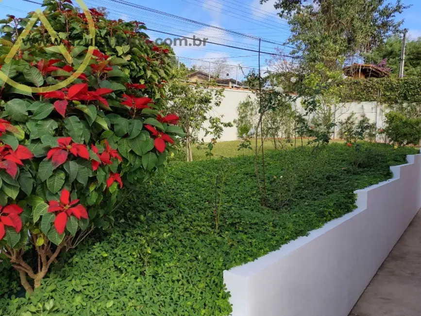Foto 2 de Chácara com 3 quartos à venda e para alugar, 198m2 em Jardim Estância Brasil, Atibaia - SP