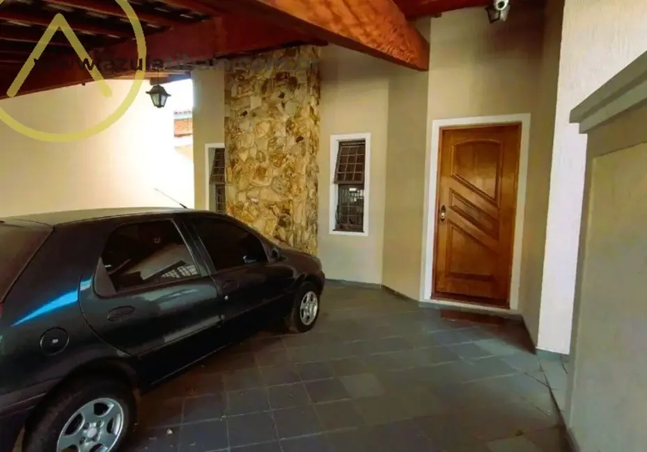 Casa com 5 quartos à venda, 242m2 em Jardim Tapajós, Atibaia - SP - imagem 2 Foto 2 de Casa com 5 quartos à venda, 242m2 em Jardim Tapajós, Atibaia - SP