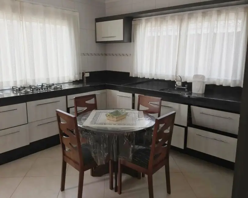 Casa de Condomínio com 3 quartos à venda, 385m2 em Condomínio Residencial Shamballa II, Atibaia - SP - imagem 5 Foto 5 de Casa de Condomínio com 3 quartos à venda, 385m2 em Condomínio Residencial Shamballa II, Atibaia - SP