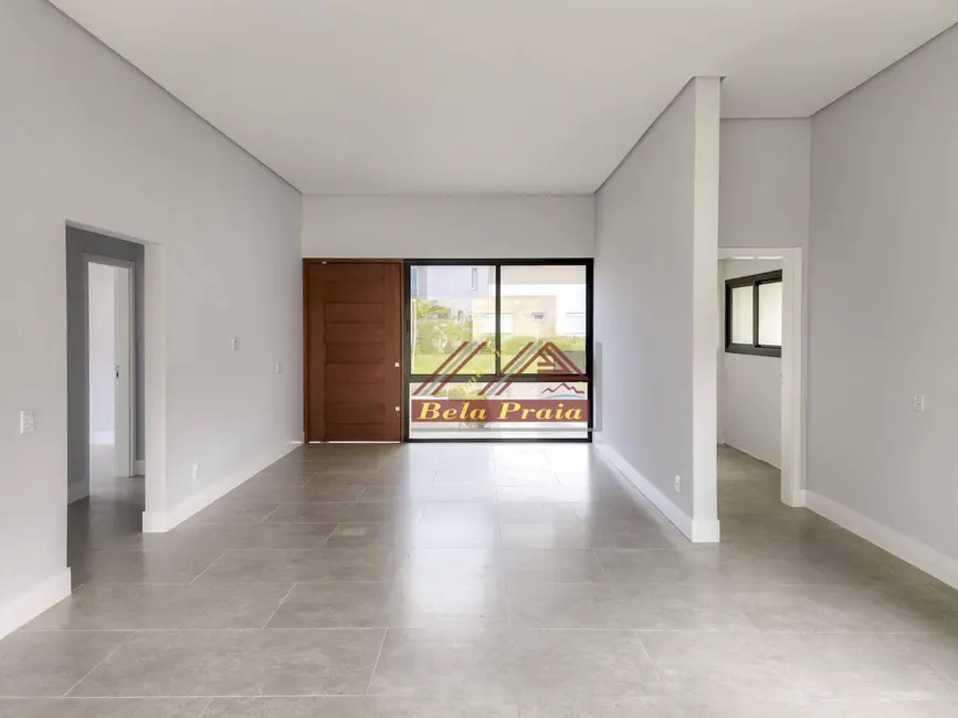 Foto 2 de Casa de Condomínio com 3 quartos à venda, 480m2 em Torres - RS