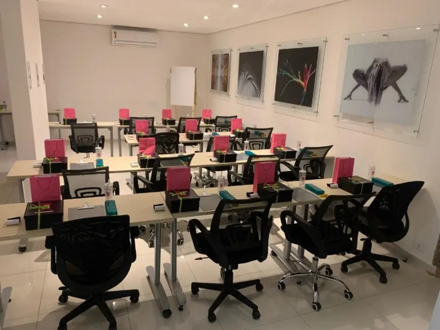 Foto 1 de Sala Comercial para alugar, 35m2 em Jardim das Acácias, São Paulo - SP