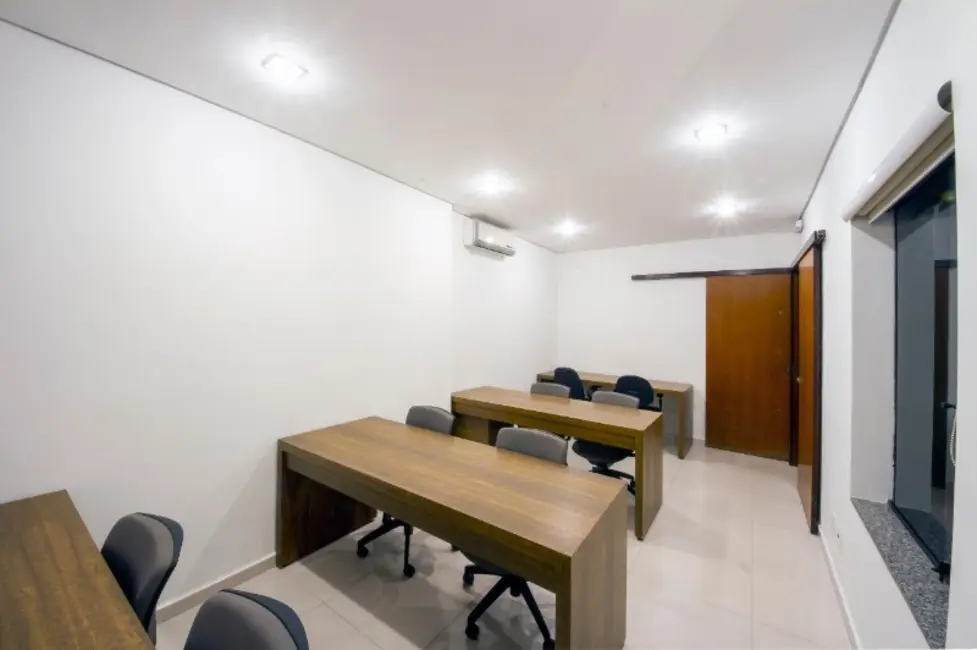 Sala Comercial para alugar, 24m2 em Jardim das Acácias, São Paulo - SP - imagem 4 Foto 4 de Sala Comercial para alugar, 24m2 em Jardim das Acácias, São Paulo - SP