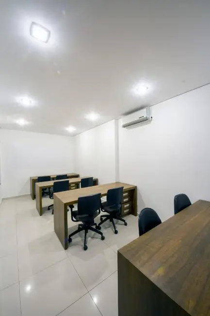 Sala Comercial para alugar, 24m2 em Jardim das Acácias, São Paulo - SP - imagem 2 Foto 2 de Sala Comercial para alugar, 24m2 em Jardim das Acácias, São Paulo - SP