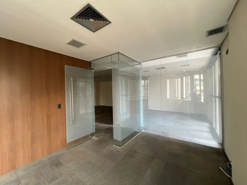 Loja à venda e para alugar, 115m2 em Vila Olímpia, São Paulo - SP - imagem 4 Foto 4 de Loja à venda e para alugar, 115m2 em Vila Olímpia, São Paulo - SP