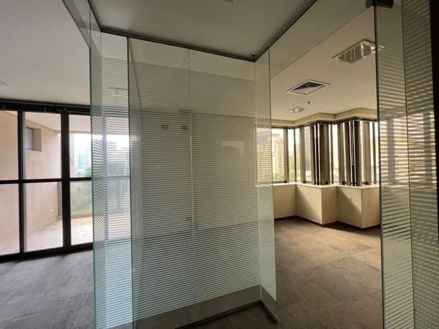 Loja à venda e para alugar, 115m2 em Vila Olímpia, São Paulo - SP - imagem 6 Foto 6 de Loja à venda e para alugar, 115m2 em Vila Olímpia, São Paulo - SP