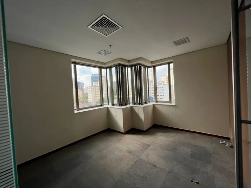 Loja à venda e para alugar, 115m2 em Vila Olímpia, São Paulo - SP - imagem 5 Foto 5 de Loja à venda e para alugar, 115m2 em Vila Olímpia, São Paulo - SP