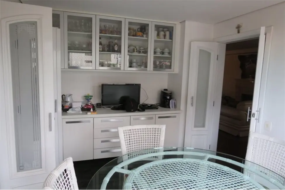 Apartamento com 3 quartos à venda, 193m2 em Moema, São Paulo - SP - imagem 4 Foto 4 de Apartamento com 3 quartos à venda, 193m2 em Moema, São Paulo - SP