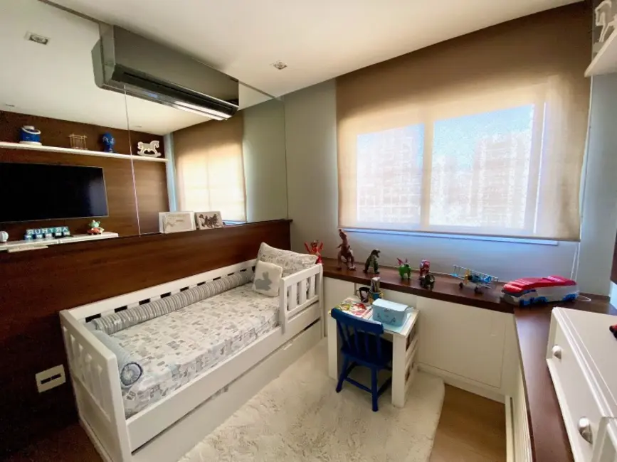 Foto 8 de Apartamento com 3 quartos à venda, 185m2 em Itaim Bibi, São Paulo - SP