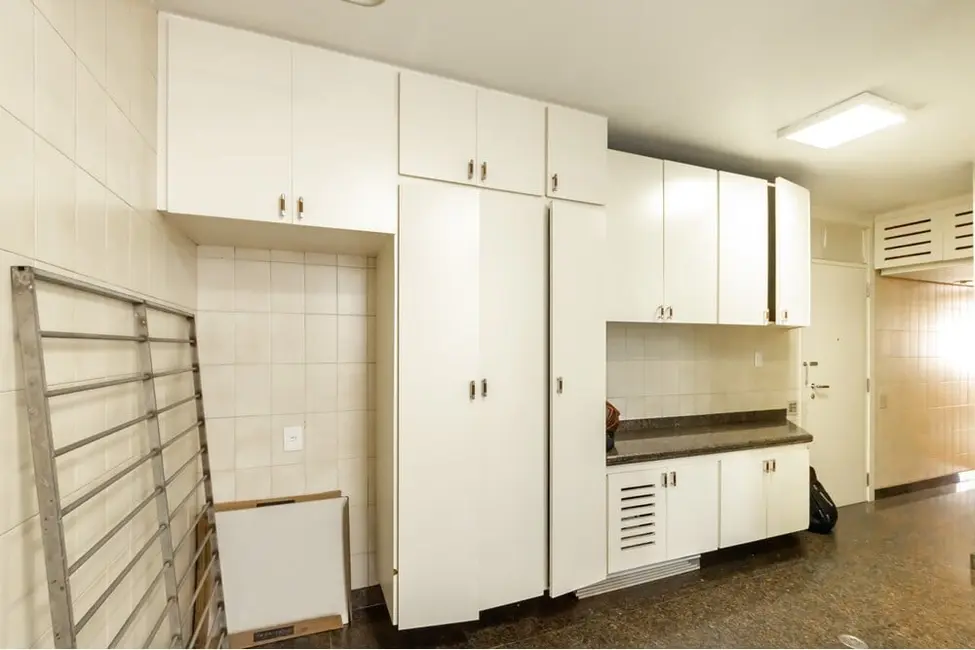 Apartamento com 3 quartos à venda, 217m2 em Jardim Europa, São Paulo - SP - imagem 8 Foto 8 de Apartamento com 3 quartos à venda, 217m2 em Jardim Europa, São Paulo - SP