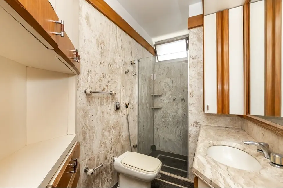 Apartamento com 3 quartos à venda, 217m2 em Jardim Europa, São Paulo - SP - imagem 3 Foto 3 de Apartamento com 3 quartos à venda, 217m2 em Jardim Europa, São Paulo - SP