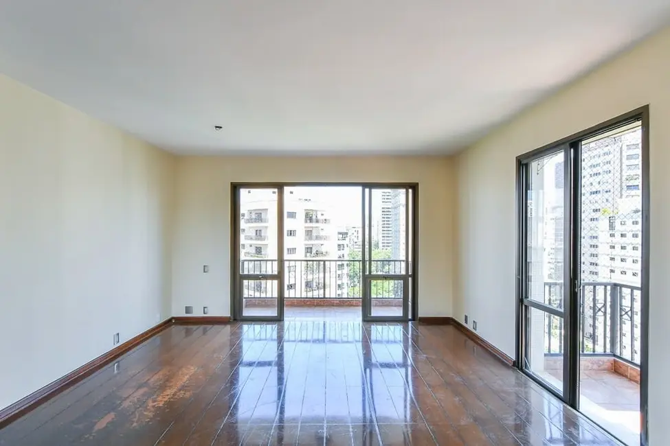 Foto 4 de Apartamento com 3 quartos à venda, 256m2 em Vila Nova Conceição, São Paulo - SP