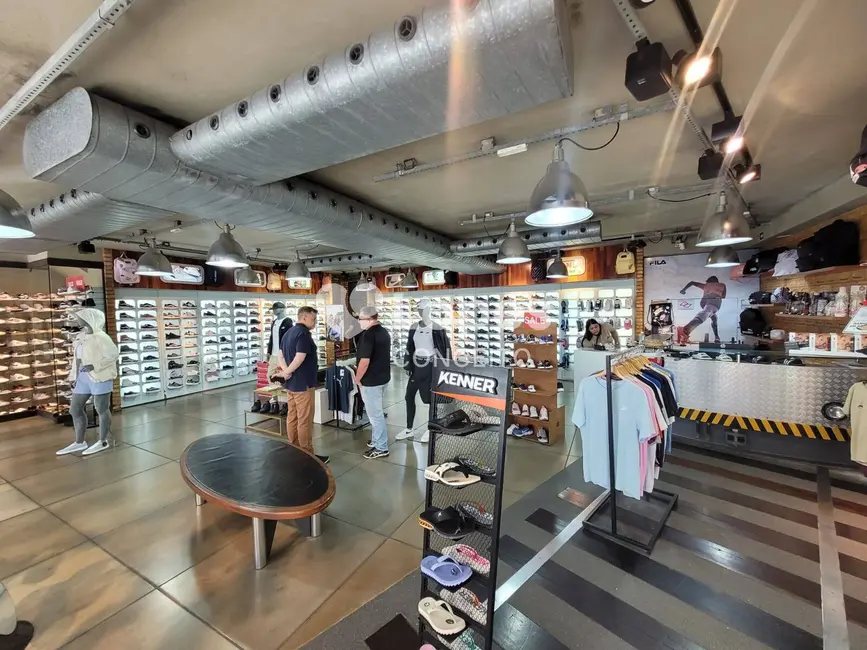 Sala Comercial para alugar, 675m2 em Gonzaga, Santos - SP - imagem 3 Foto 3 de Sala Comercial para alugar, 675m2 em Gonzaga, Santos - SP