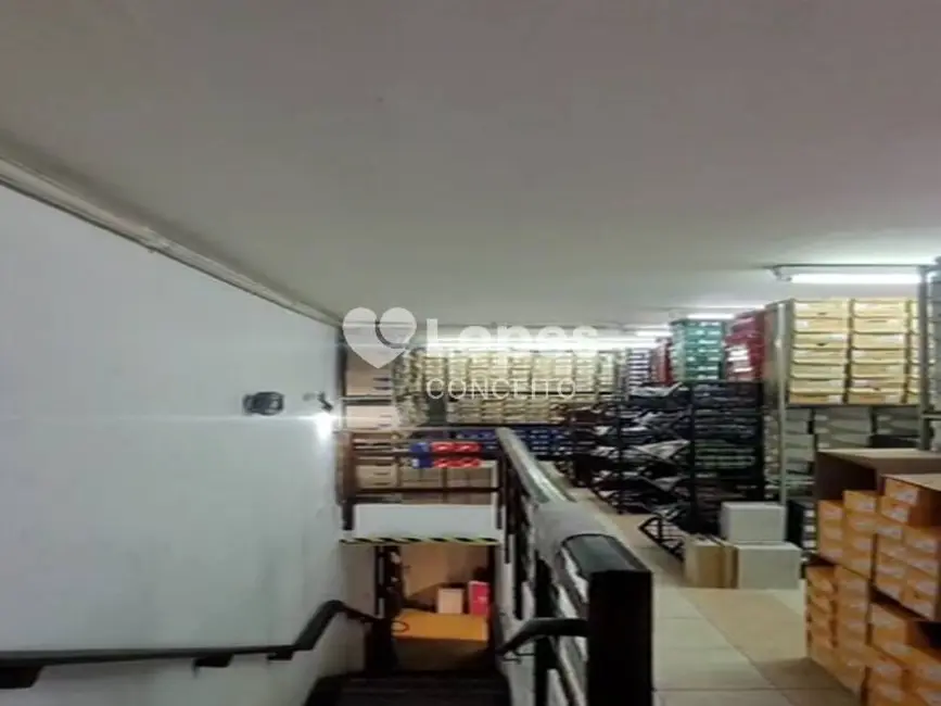 Sala Comercial para alugar, 675m2 em Gonzaga, Santos - SP - imagem 7 Foto 7 de Sala Comercial para alugar, 675m2 em Gonzaga, Santos - SP