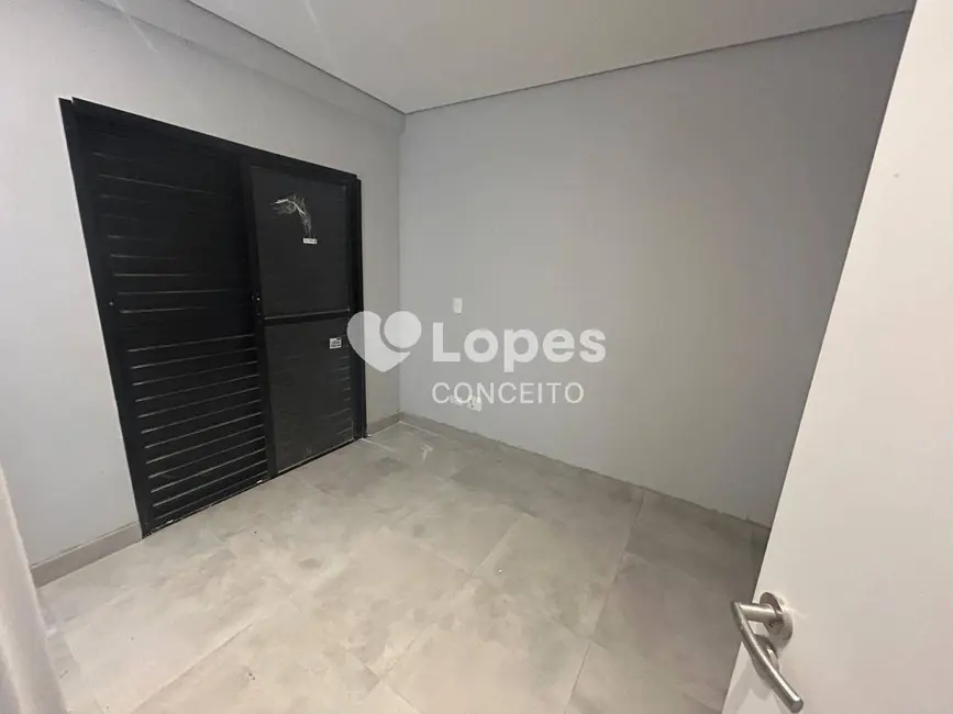 Casa com 2 quartos à venda e para alugar, 116m2 em Marapé, Santos - SP - imagem 6 Foto 6 de Casa com 2 quartos à venda e para alugar, 116m2 em Marapé, Santos - SP