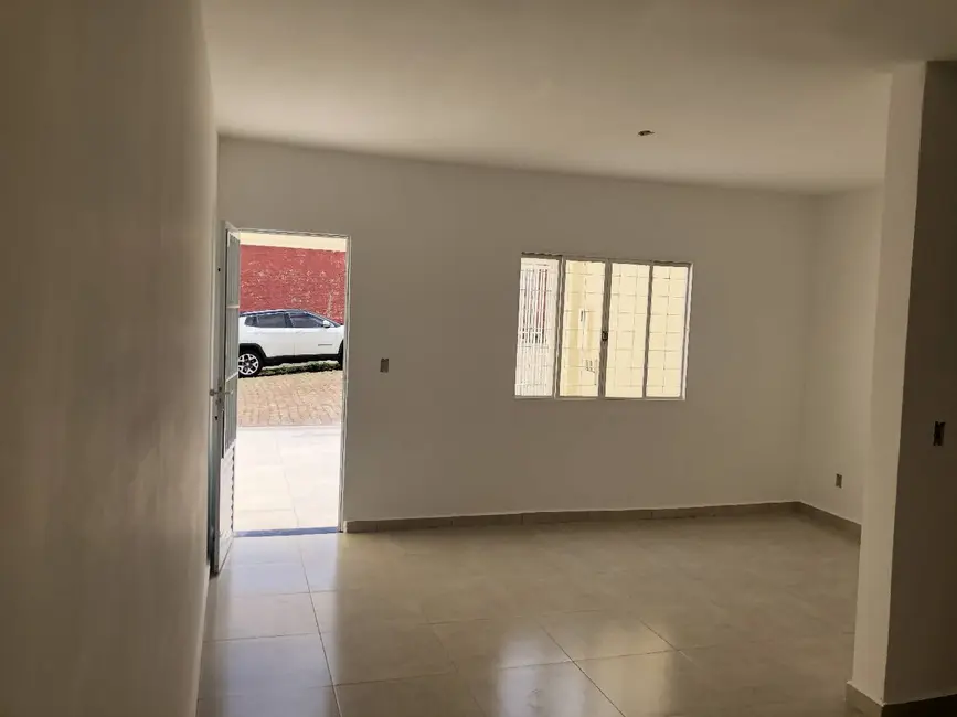 Foto 4 de Casa com 2 quartos à venda, 125m2 em Jardim Itaguaçu, Salto - SP